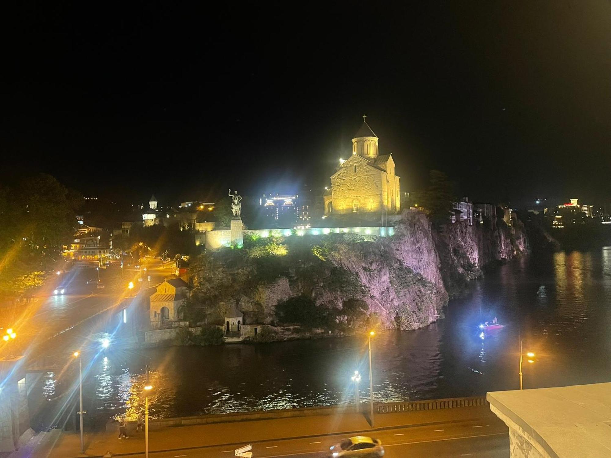 Meidan Inn Tbilisi Zewnętrze zdjęcie